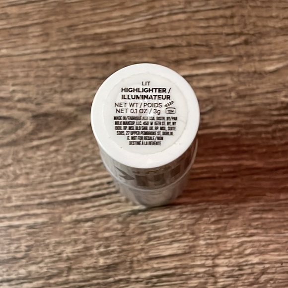 Milk Makeup - Lit  (Champagne Pearl) Highlighter - Picture 3 of 3